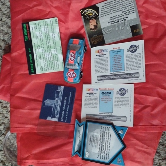 NASCAR Richard Petty Car and Cards - Picture 2 of 4